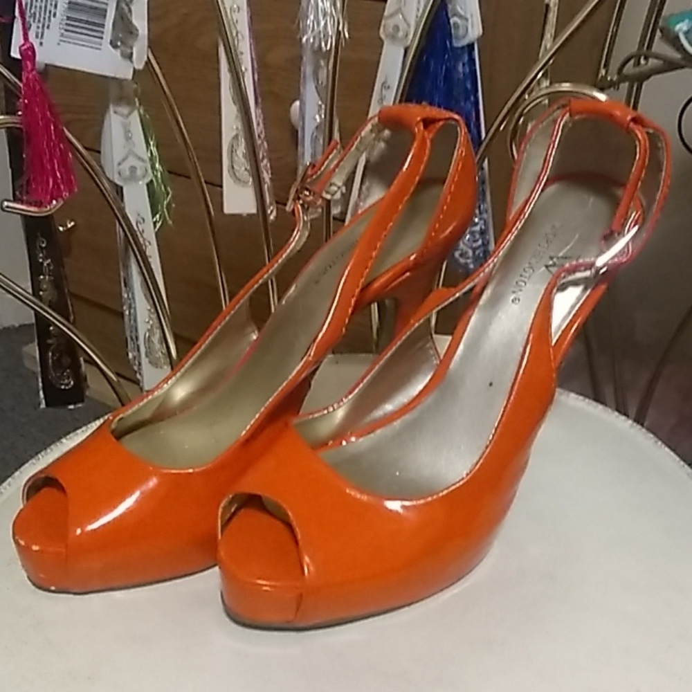 Peep toe heels
